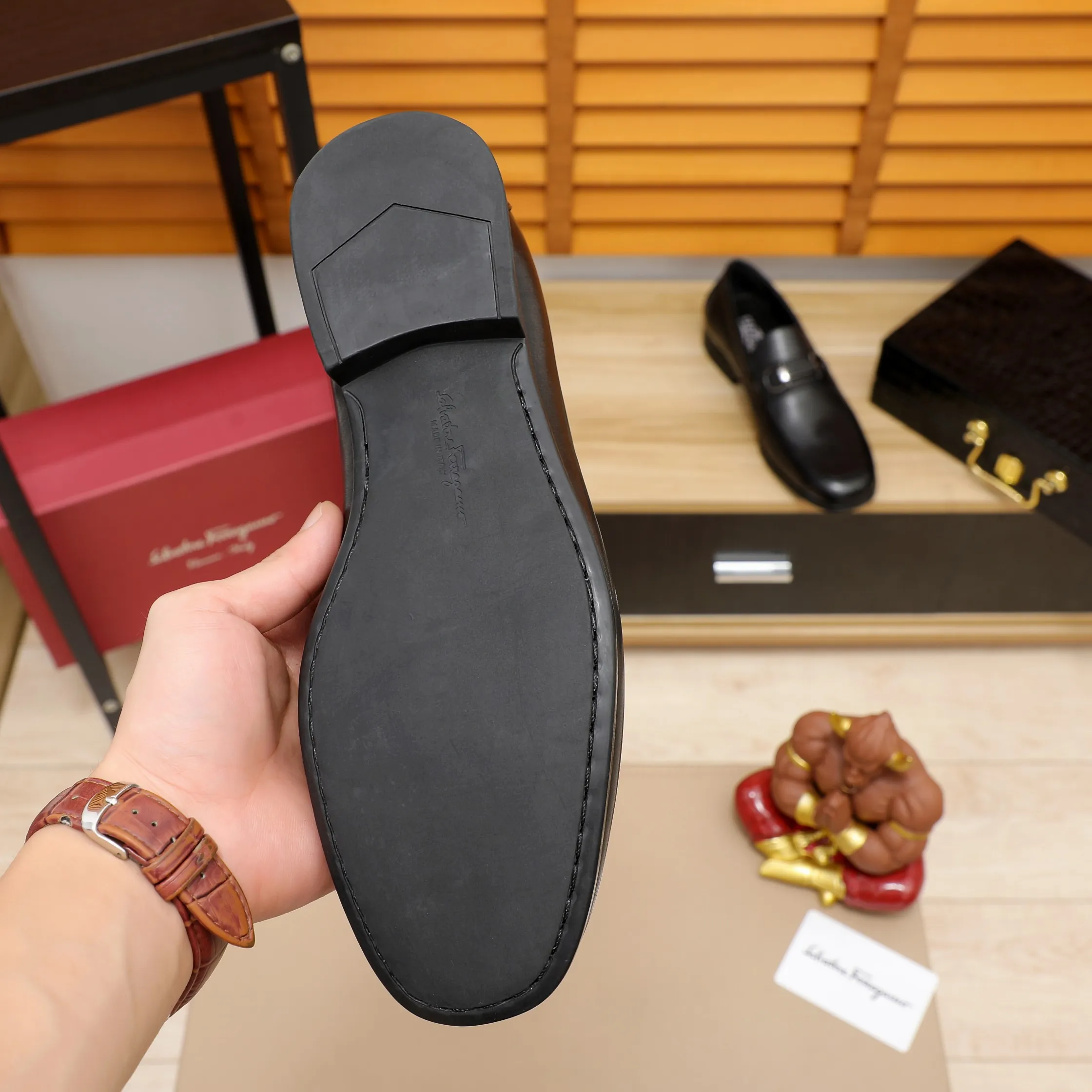 Men's shoes 💰540 🕷🕷🐂【Ferragamo】Ferragamo Popular fashionable casual shoes🇨🇳Official website counter 1:1 production, original mold opening💯Good quality visible, imported high-end first-layer waxed calfskin, water-dyed🐂leather lining🌿very clear texture, high-quality waterproof, non-slip and wear-resistant outsole🎋high quality and low price, truly handmade🍓Black optional! Code number 38-45……